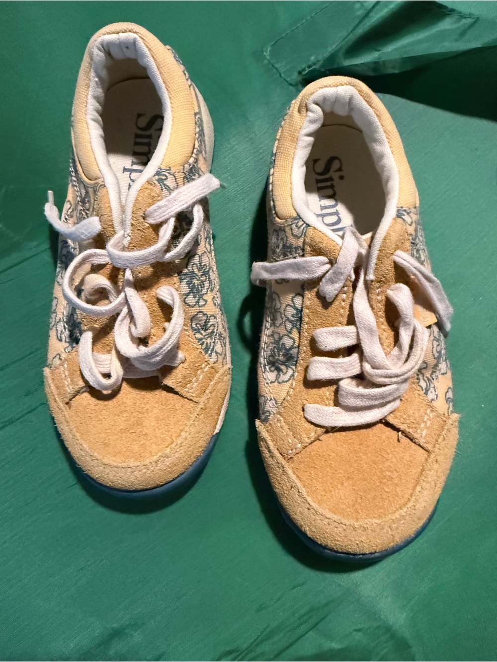 Simple Floral Sneakers — Kids Size 10.5